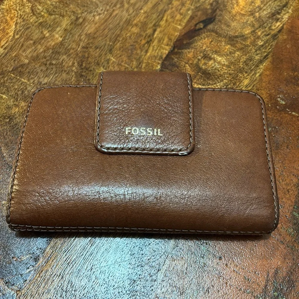 FOSSIL Madison Multifunction Wallet - Picture 2 of 8